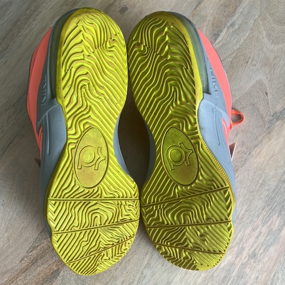 NIKE KD Basketball Shoes / Sneakers - Picture 5 of 6